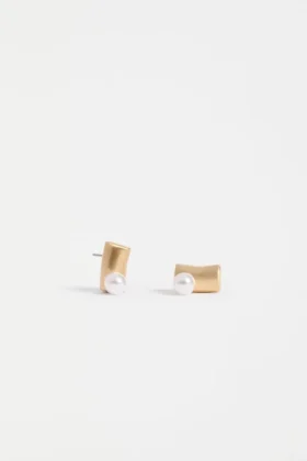 Ahas Stud Earring