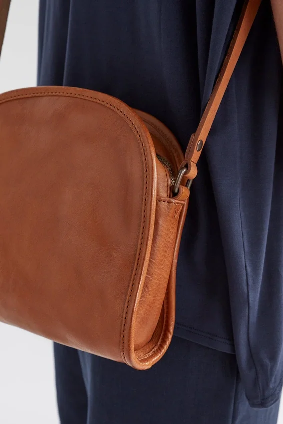 Kurva Messenger Bag Kurva Messenger Bag